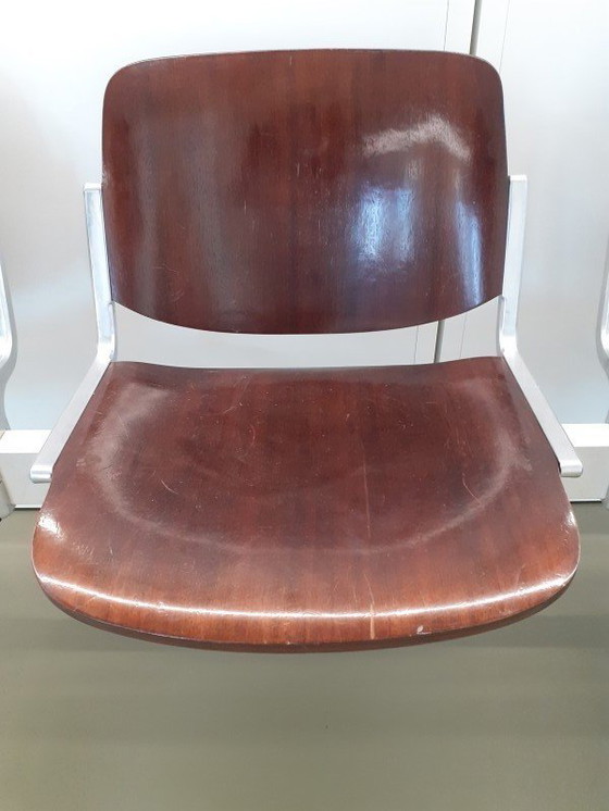 Image 1 of Nome: Divano DSC Axis 3000 Designer: Giancarlo Piretti Produttore: Anonima Castelli, Italia Anno di progettazione: anni &#39;70