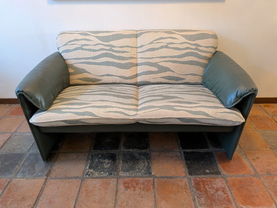 Image 1 of Sofá 2 Plazas Leolux Bora Bora + Hocker
Axel Enthoven | Tapicería de cebra posmoderna | Verde espuma de mar | California. 1990