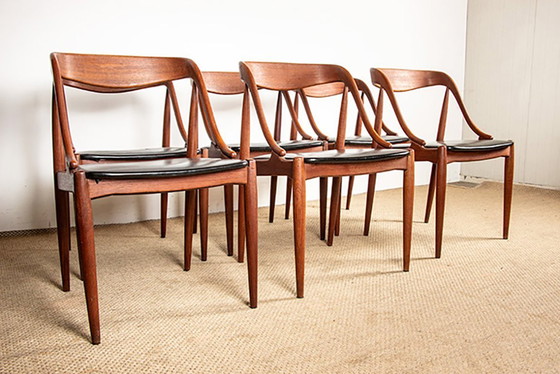 Image 1 of Satz von 6 dänischen Stühlen aus Teak und Skai, Modell 16 von Johannes Andersen für Uldum Møbelfabrik 1965.