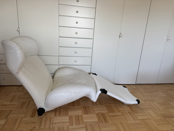 Image 1 of Poltroncina Cassina Wink in pelle bianca designer Toshiyuki Kita