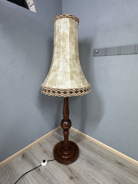 Image 1 of Vintage standing lamp with classic shade and wooden base