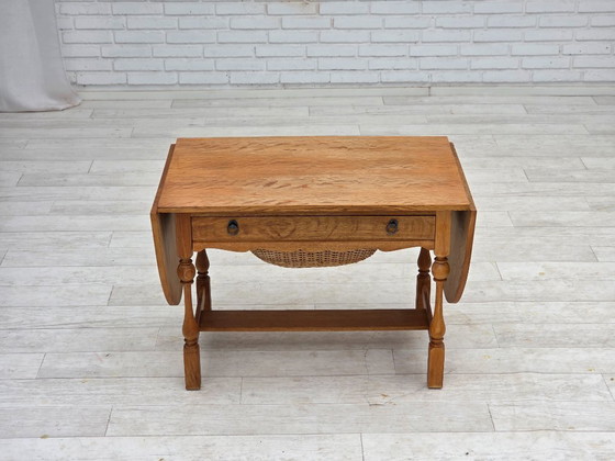 Image 1 of Años 70, mesa de centro danesa plegable, madera de roble, ratán, estado original.