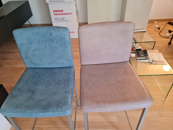 2 very beautiful bar stools – Barstools, Plastic, Metal (photo 2 of 5)