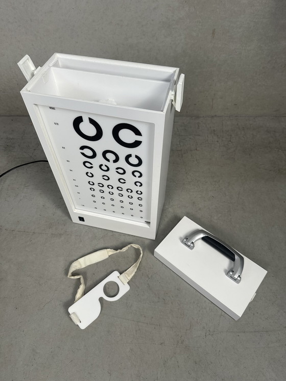 Image 1 of Mobiele leestest (oogartsenpraktijk) - tafellamp