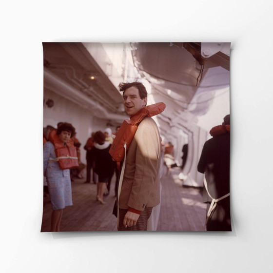 Image 1 of 1x Ramses Shaffy an Bord der Nieuw Amsterdam, 1965