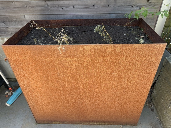 Image 1 of Jardinière et bac à déchets Kujp en acier Corten