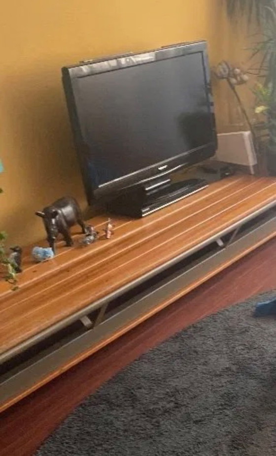 Image 1 of Gym bench vintage TV furniture