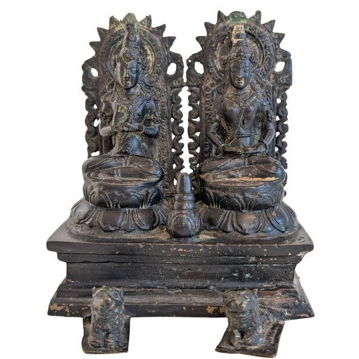 Antico Altare Domestico Nepalese in Bronzo Shiva e Parvati con Oro