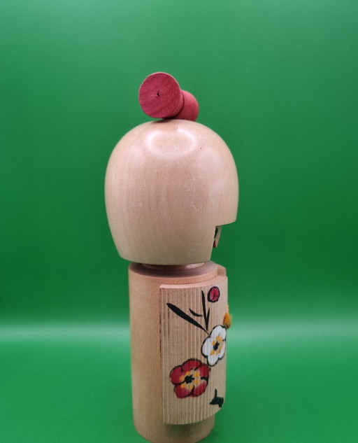 Grande Kokeshi de Tomio Ishida (18 cm) – decoratieve objecten, Wood (photo 2 of 6)