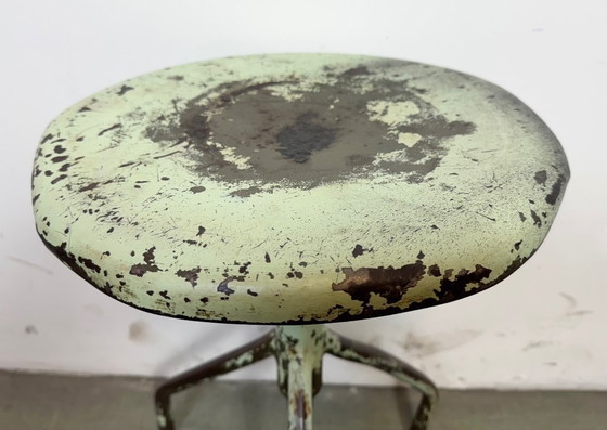 Image 1 of Groene industriële draaikruk voor ijzerwerkplaats, jaren 60