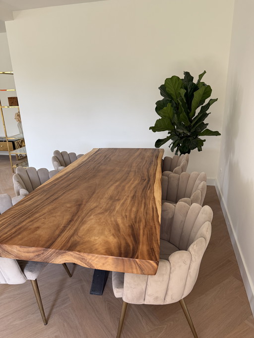 Boomstam tafel 9 cm dikke blad uit indonesie