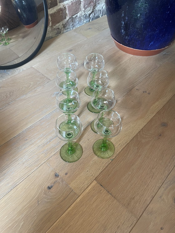 Image 1 of Ensemble de 9 verres à vin/à porto vintage d'Alsace – Verre à l'uranium (14 cm)