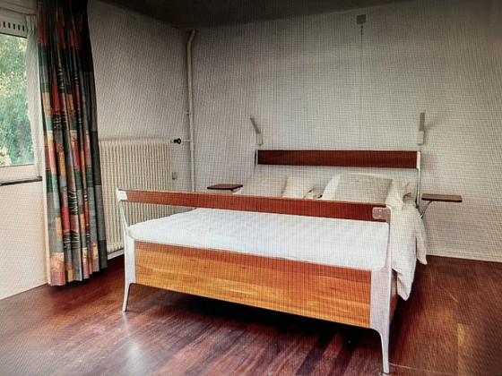 Image 1 of Letto in alluminio color ciliegio di Piet Hein Eek