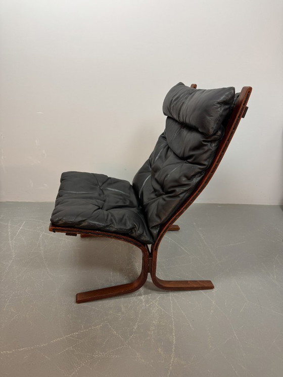 Image 1 of Mid-Century Scandinavian Design Leather Siesta Lounge Chair and Ottoman Designed by Ingmar Relling, Norway 1970s.