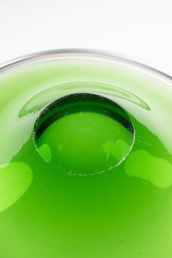 Image 1 of Cuenco de vidrio verde