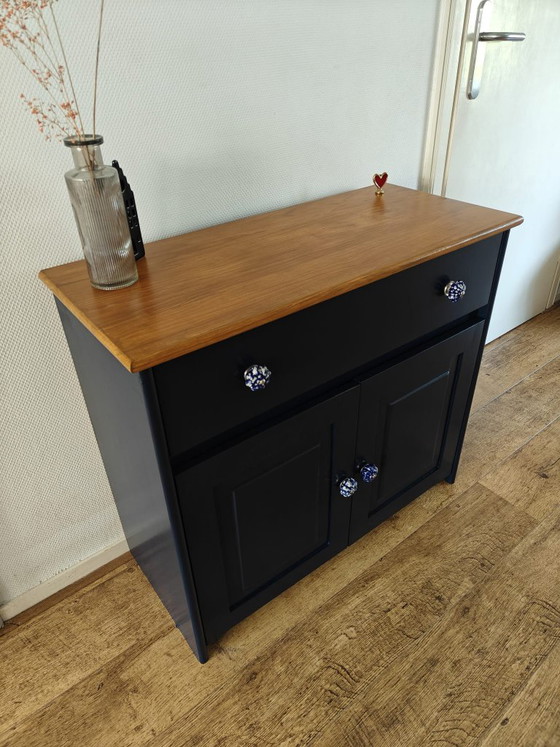 Mobile in legno ristrutturato con pomelli in ceramica – Credenze (photo 6 of 6)