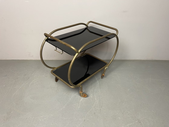 Elegante carrello bar in ottone e vetro nero di metà secolo, prodotto da Grünstadt, Germania, anni '50. (photo 8 of 15)
