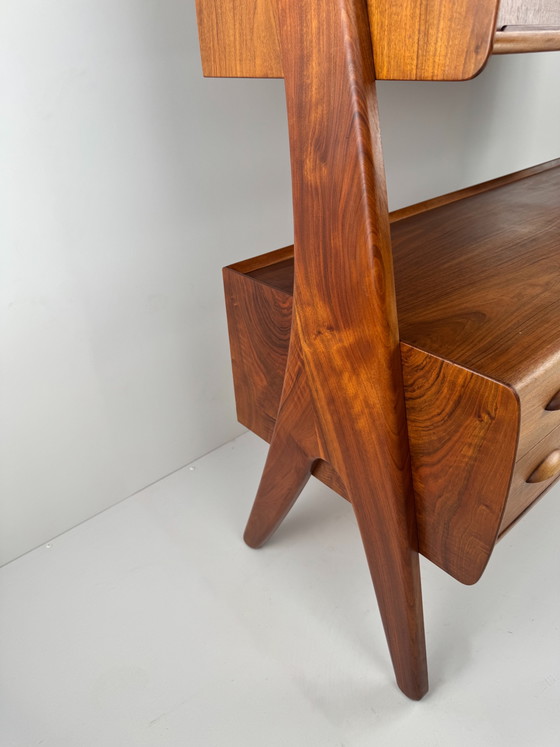 Image 1 of Buffet double modèle 53 par Harry Østergaard pour Randers Møbelfabrik – Design sculptural danois en teck