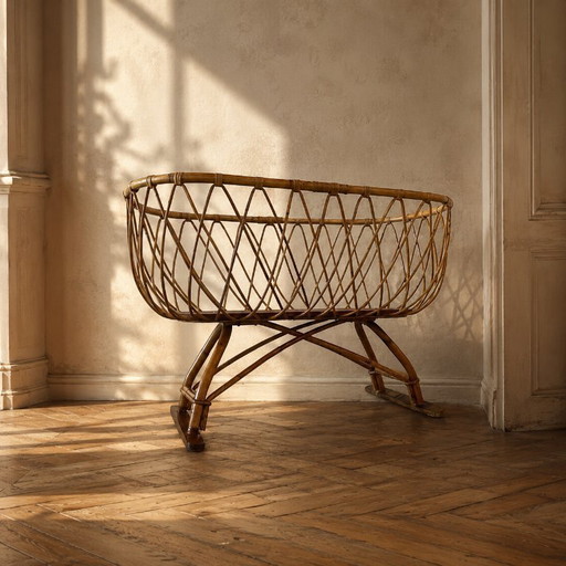 Culla vintage in rattan con supporto, anni '70, Europa