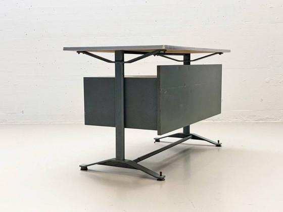 Image 1 of Taller industrial y escritorio, décadas de 1950-1960.