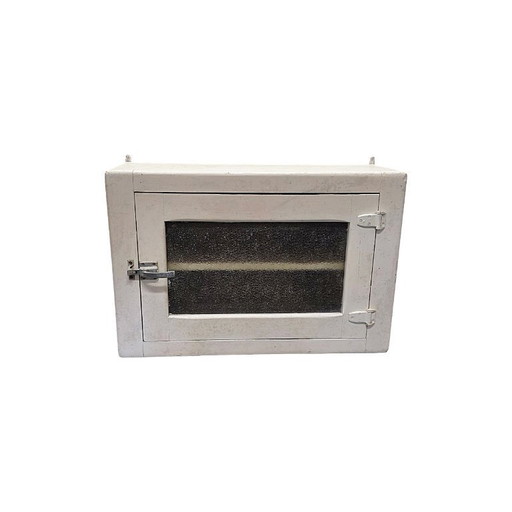 Alter antiker hölzerner Hängemedizinschrank, erste Hälfte des 20. Jahrhunderts