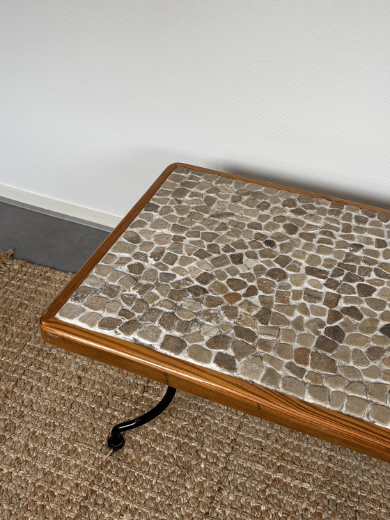 Image 1 of Table basse vintage en hêtre, pierre naturelle et fonte, style Japandi, l114 cm