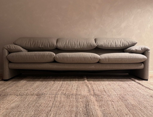 Cassina Dreisitzer – 3 5 zitsbanken, Textile
