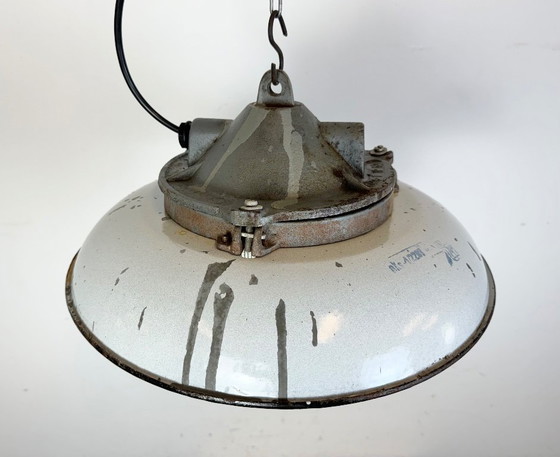 Image 1 of Industrielle graue Emaille-Hängeleuchte im Fabrikkäfig-Design aus Gusseisen von Zaos, 1960er Jahre