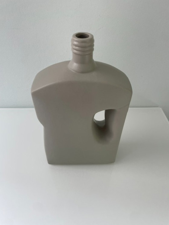 Image 1 of Keramikvase in Form einer Waschmittelflasche