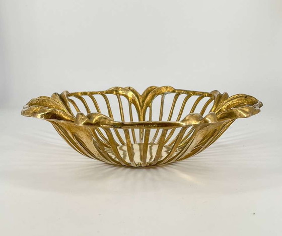 Image 1 of Vintage bol en laiton en forme de fleur Art déco