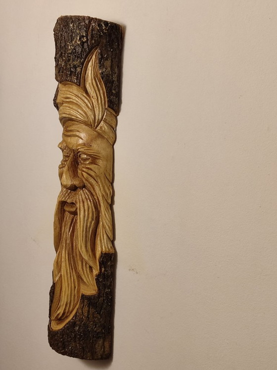Image 1 of 4 handgefertigte Figuren aus Holzstämmen