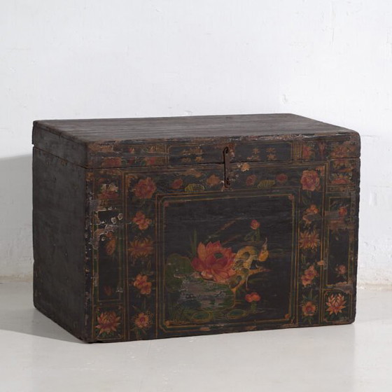 Malle chinoise ancienne peinte en bois de pin – Chine, circa 1900 – Armoires de rangement, Iron (photo 5 of 40)