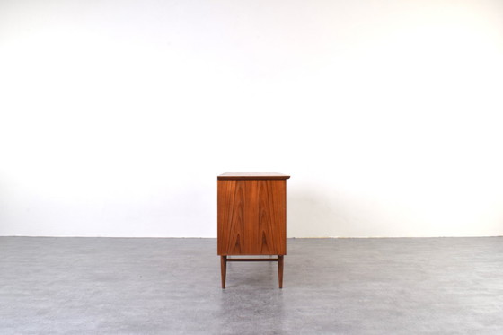 Image 1 of Mid-Century teakhouten dressoir van Frederik Kayser, jaren 60.