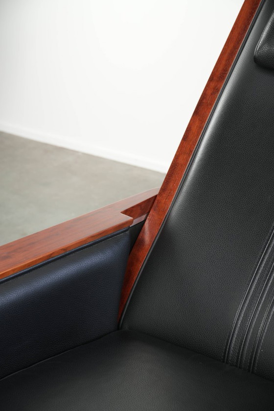 Image 1 of Schuitema Art Deco design relaxfauteuil uit de Decoforma serie met zwart rundleer