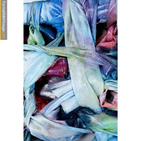 Image 1 of Arte textil con fibra de vinilo y acrílico pintado en azul y fucsia de Robert Patrick