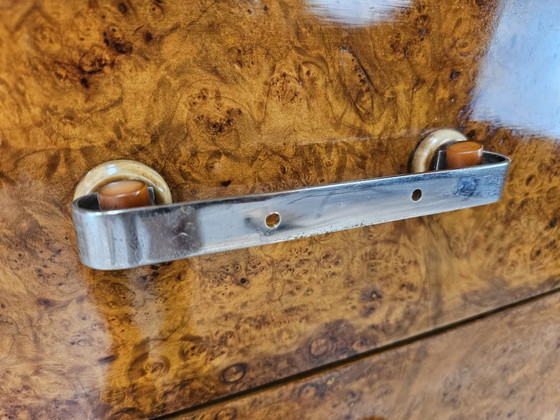 Image 1 of Buffet Art Déco des années 1950 en racine de bruyère et bois laqué, avec plateau en verre