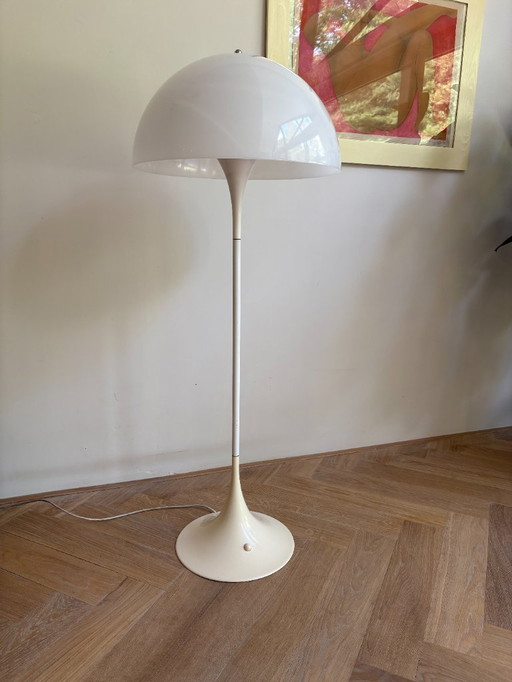 Panthella vloerlamp – Louis Poulsen Verner Panton