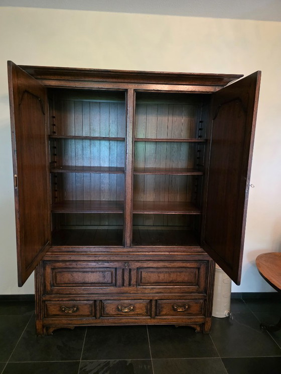 Image 1 of Vintage massief eikenkast