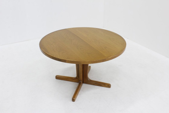 Vintage Danish Large Round Extendable Dining table 1960s – Wood (photo 2 of 8)