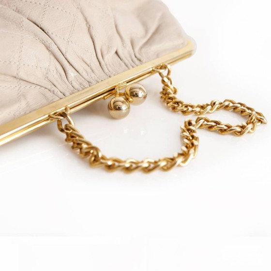 Image 1 of Daslu, pochette portafoglio in pelle trapuntata beige
