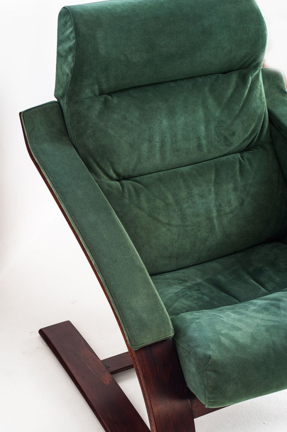 Fauteuil vintage en Alcantara. Åke Fribyter pour Nelo Möbel. Suède. Années 1990. – Wood (photo 7 of 11)