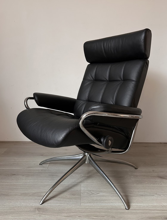 Image 1 of 2x Stressless London design armchairs