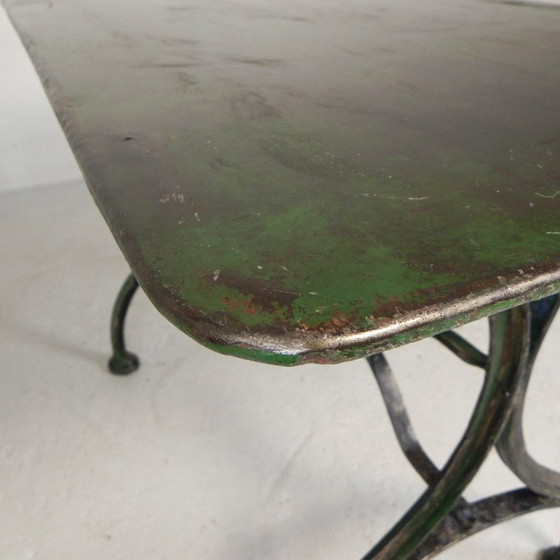 Image 1 of Table de bistro en acier, table de jardin à profil en T incurvé, années 1950