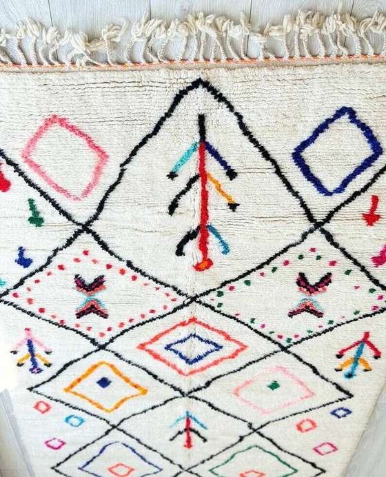 Tappeto marocchino bianco sporco con motivi geometrici, 250cm x 150cm – Tappeti, Wool, Modern (photo 5 of 7)