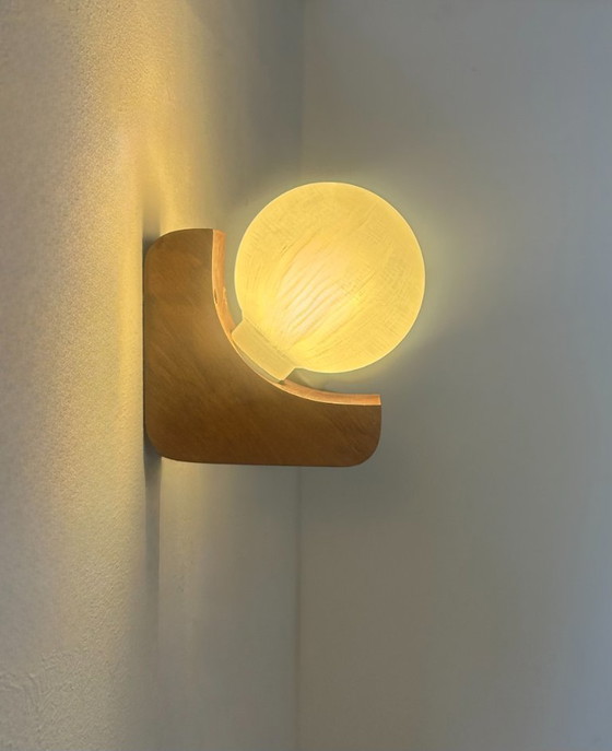 Image 1 of Coppia di applique vintage, legno e vetro opalino, Francia, 1970