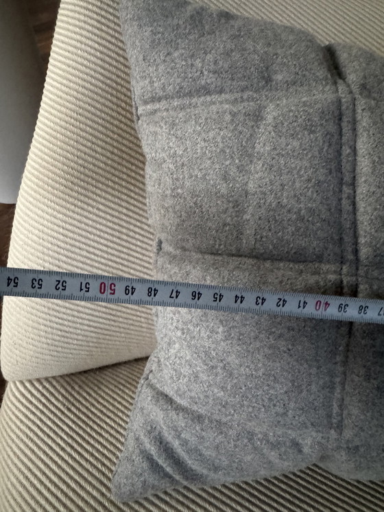 Image 1 of 3D kussens van Volt studio