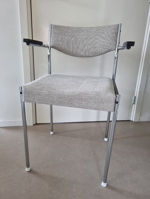 Sedia Thereca appena rivestita