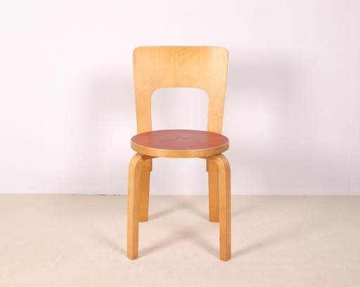 1x Alvar Aalto Model 66 door Artek, jaren 1980 Finland