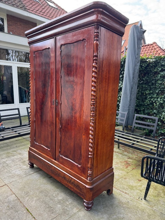 Image 1 of Cabinet Biedermeier ancien, en bois d'acajou