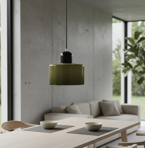 Image 1 of Lampada a sospensione Morandi verde (con dettagli rosso scuro).